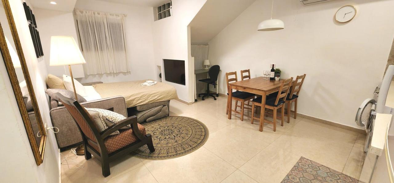 Modern Home In The Heart Of Nachlaot Jerusalem Exterior foto