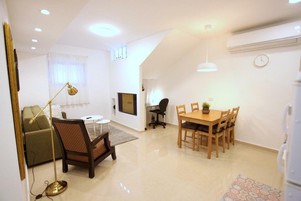 Modern Home In The Heart Of Nachlaot Jerusalem Exterior foto