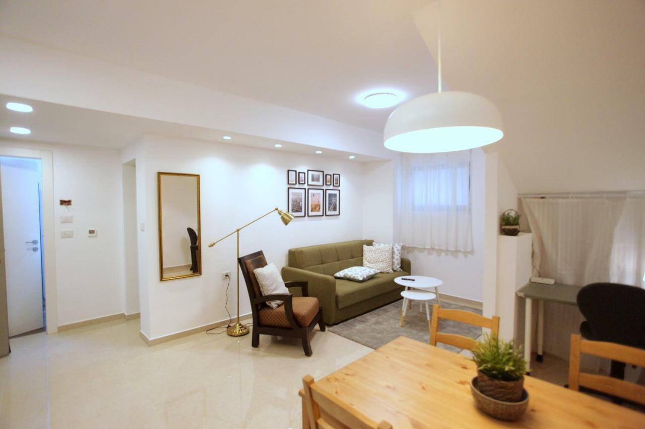 Modern Home In The Heart Of Nachlaot Jerusalem Exterior foto